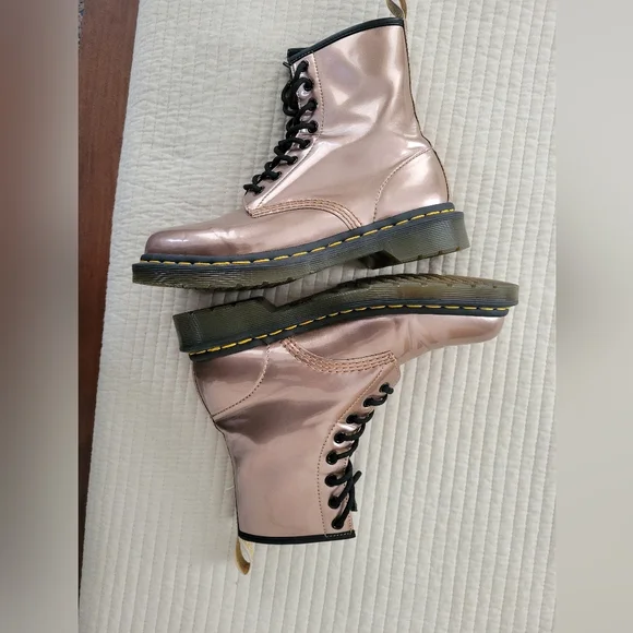 Dr. Martens Vegan 1460 Metallic Chrome Boots Size 8 - Picture 2 of 7